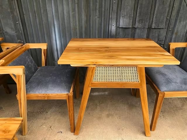 Safari Comfort timber and cane dining set